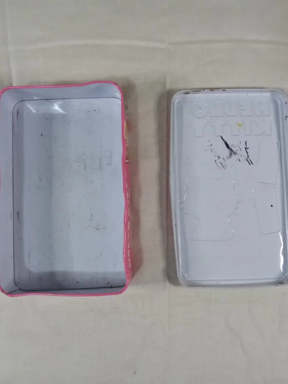 *Empty Box* Hello Kitty Dominoes Iron Tin Storage Box *VINTAGE* in Good Cond